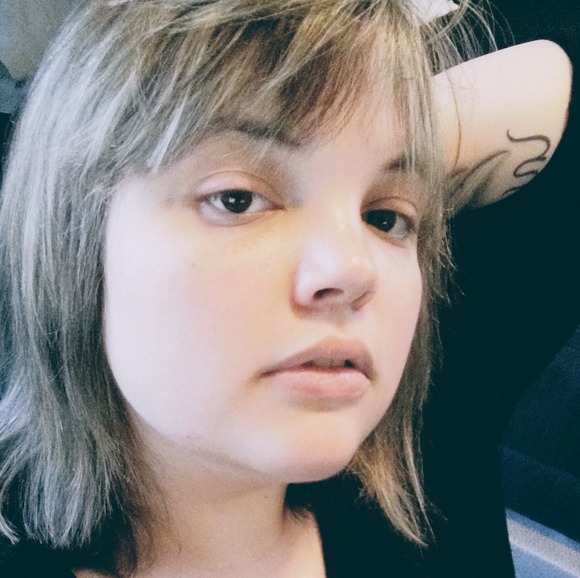 Poshmark profile picture for @kayes